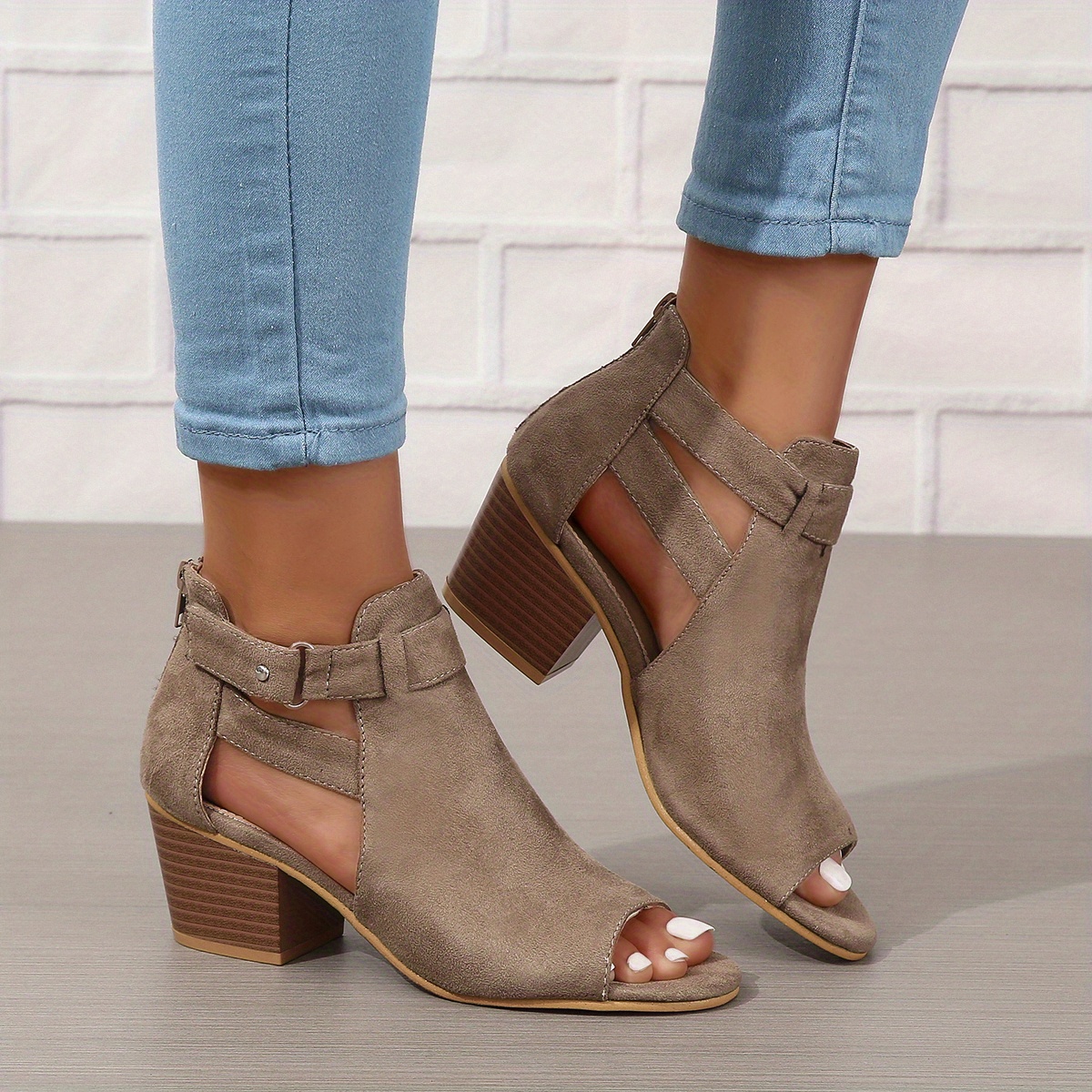 womens chunky heeled sandals peep toe solid color cut out back zipper low heels retro stacked heeled sandals details 8